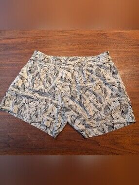 Banana Republic Pleated Leaf Print Shorts Size 10